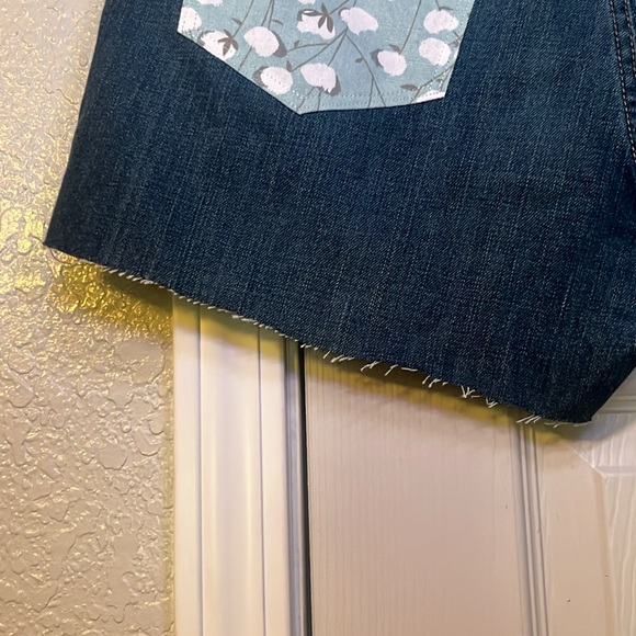 Denim Shorts ♻️👖 - Picture 3 of 9